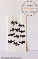 Fingerprint-Halloween-Treat-Bags-for-kids