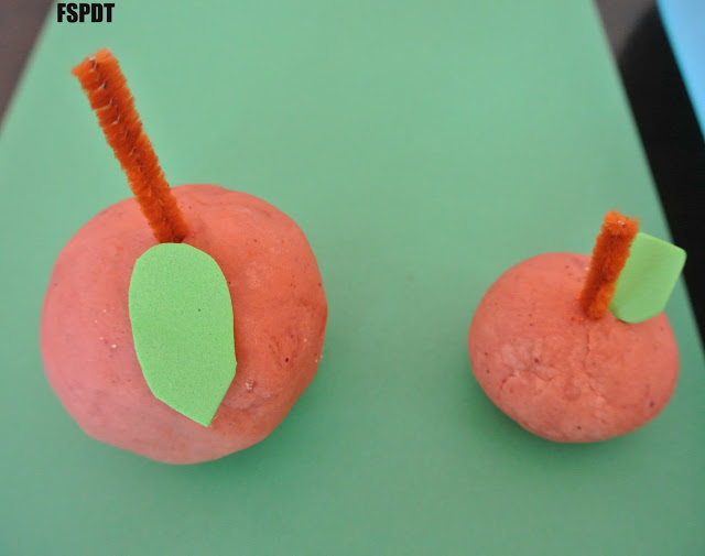 Apple Cinnamon Playdough & how to make apples out of it