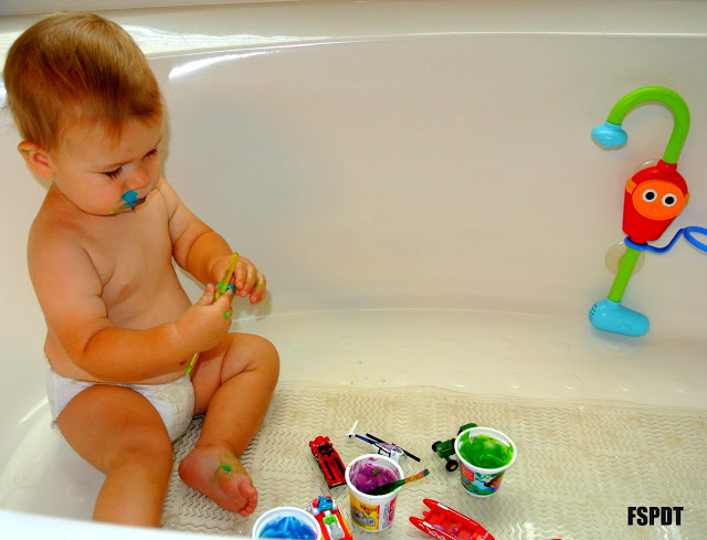 Pudding "paint" in the bath tub: Fun Sensory Paint Activity 