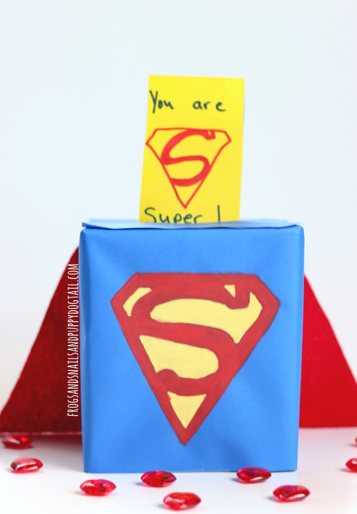 valnetine-card-box-holder-superman
